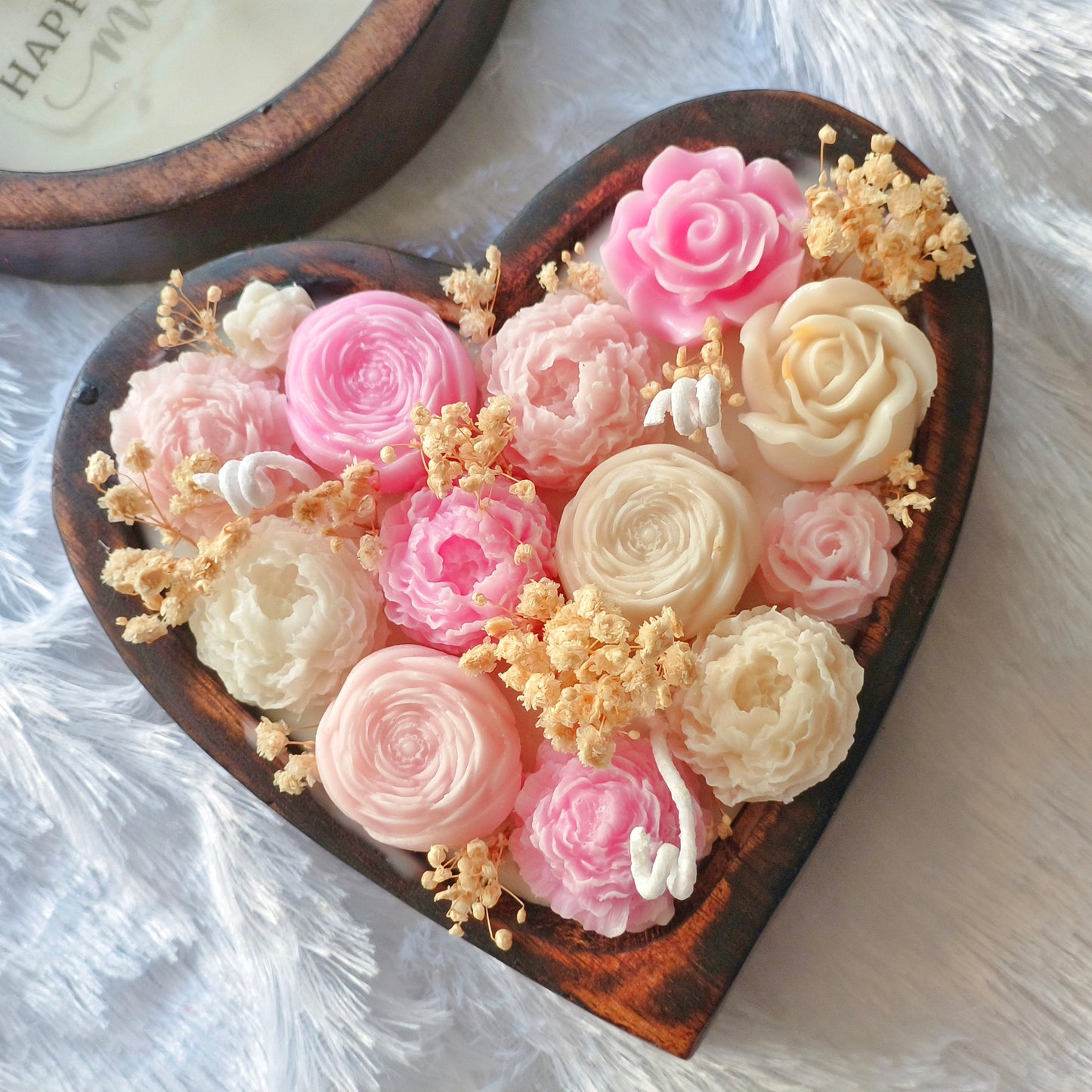 Heart Dough Bowl Candle with Pink & White Flower Bouquet, Luxury Hand-Poured Soy Wax, Mother’s Day Gift, Unique Home Decor, Heart Gift for Her, Aesthetic Candle
