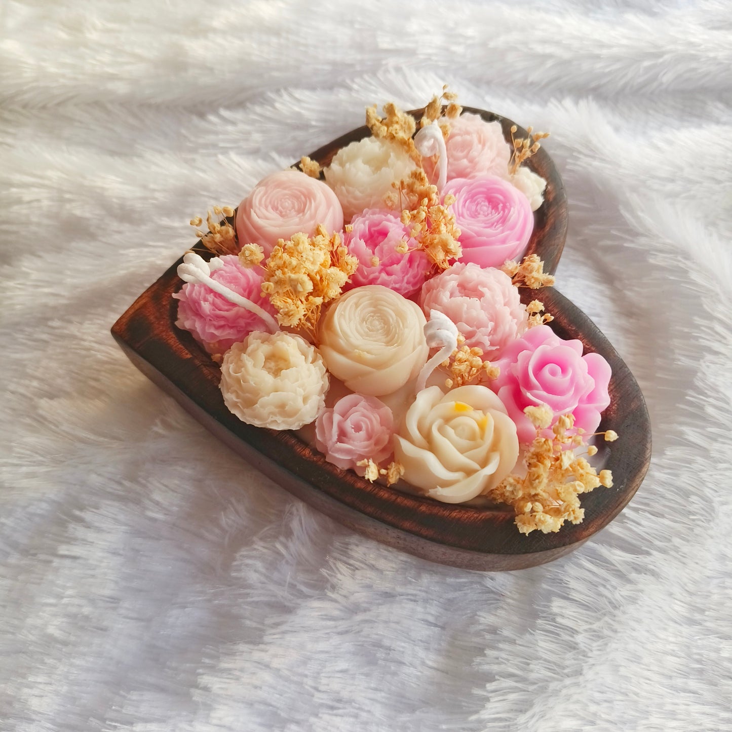 Heart Dough Bowl Candle with Pink & White Flower Bouquet, Luxury Hand-Poured Soy Wax, Mother’s Day Gift, Unique Home Decor, Heart Gift for Her, Aesthetic Candle